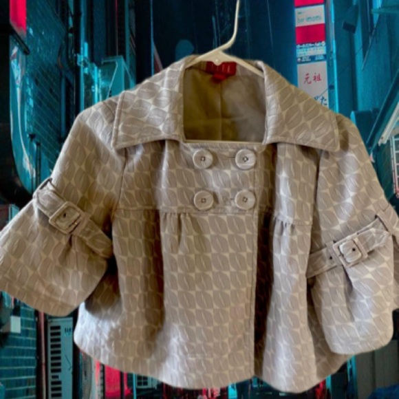 ELLE cute Button Top Crop Jacket. Size Small. Has cute belt sleeve detail. - Picture 1 of 6